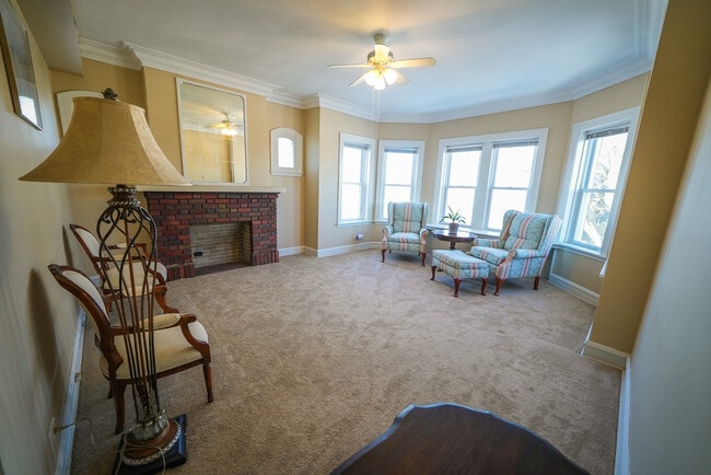 Building Photo - 3927 Kirk St