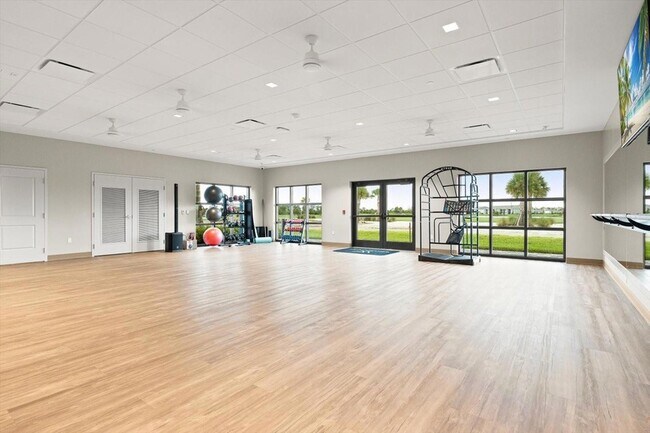 Building Photo - 12320 Wellen Golf St