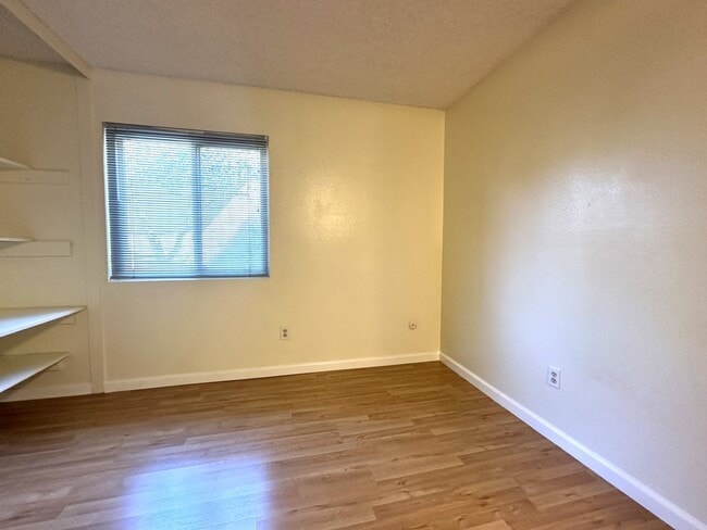 Building Photo - Mission Valley 3 BR 2 BA Condo w/ Parking ...