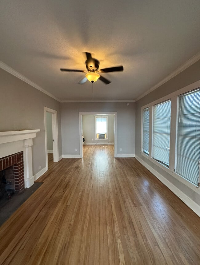 Building Photo - 2406 West Lovers Lane