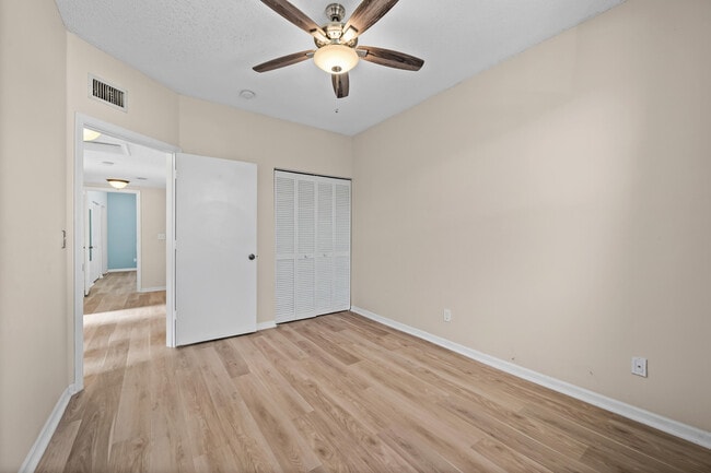 Building Photo - 10565 NW 57th Ct