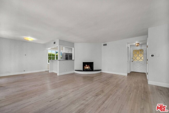 Building Photo - 11118 Franklin Ave