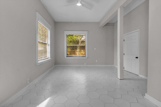 Building Photo - 2031 Central Ave