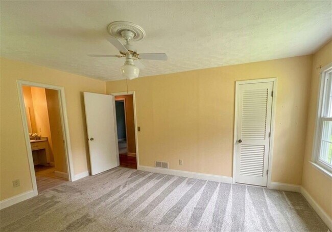 Building Photo - 554 Cana Of Galilee Ct