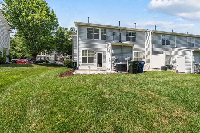 Building Photo - 8916 Camden Park Dr