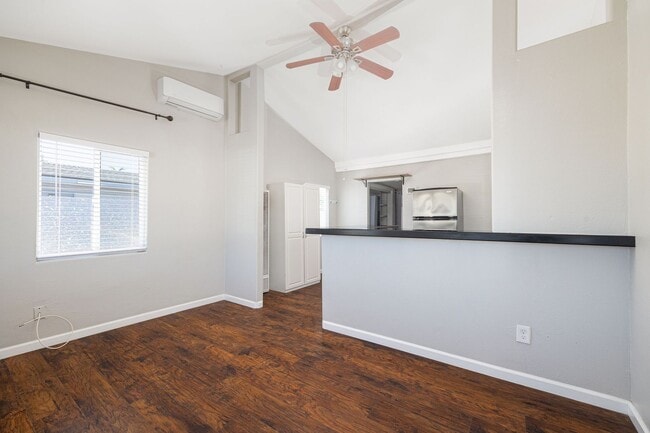 Building Photo - Beautifully Upgraded 2 Bedroom Starter Home!