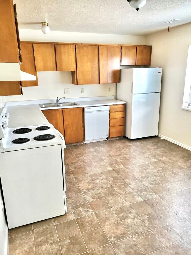 Building Photo - Logan 4-plex