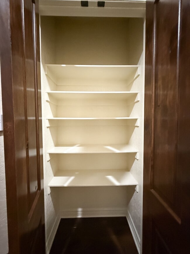 Building Photo - 6470 Claybourn Dr