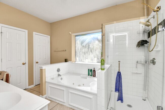 Building Photo - 2834 Green Hollow Ct