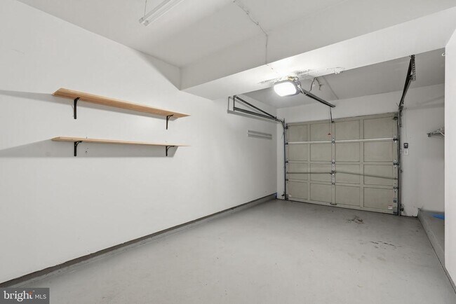 Building Photo - 8074 Sebon Dr