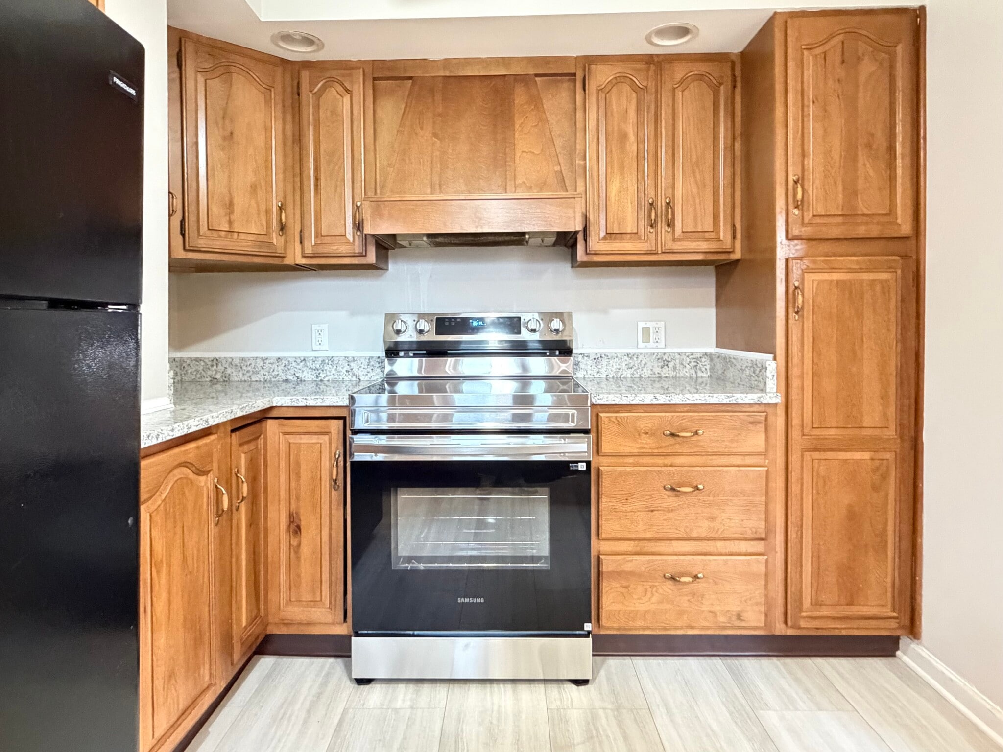 Building Photo - 5430 E 11th St