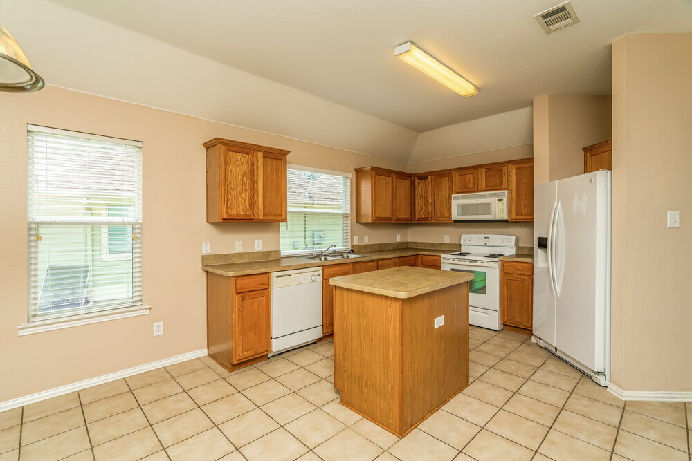 Building Photo - 317 Creekview Dr