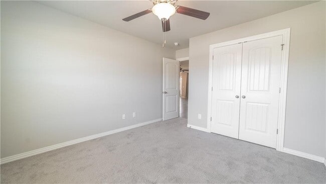 Building Photo - 1222 Bradley St