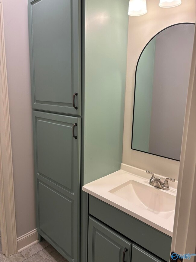 Building Photo - 317 Rosemont Rd SE