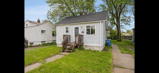 Building Photo - Pack Your Bags! This Updated Warren Rental is 100% Move-In Ready OWNER SPECIAL- 1 month FREE