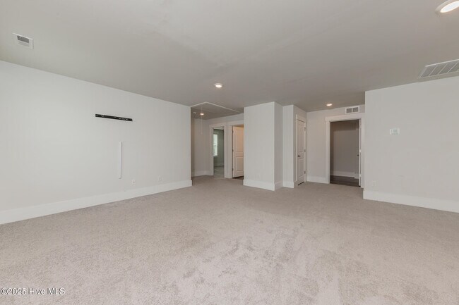 Building Photo - 221 Salt Mdw Ln