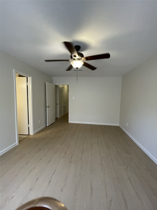 Building Photo - 864 Wax Myrtle Ln