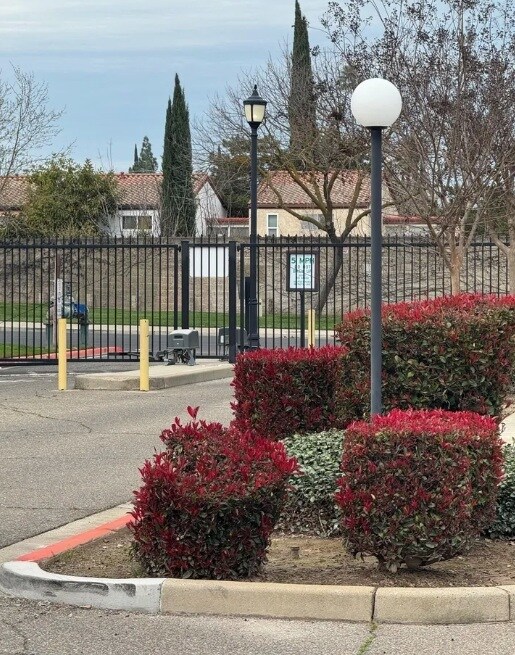 Building Photo - 2116 Mount Vernon Dr