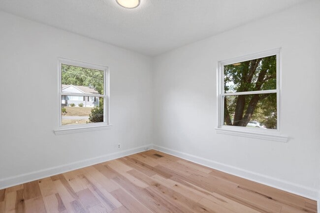 Building Photo - 2/ 1 Home for Rent!