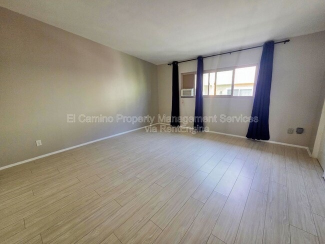 Building Photo - 2520 Graham Ave