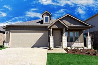 Building Photo - 221 Woodlands Blvd