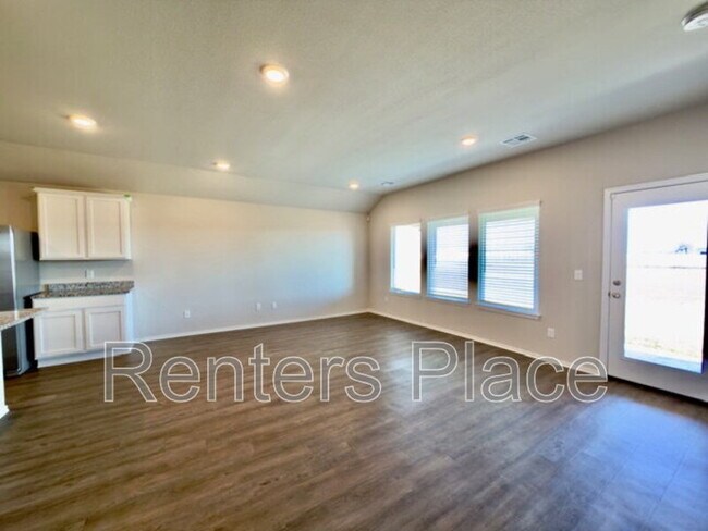 Building Photo - 14 Stonegate Dr