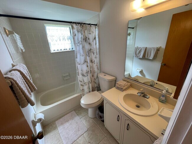 Building Photo - 1000 Egret Ct