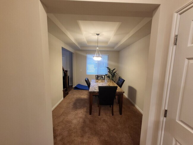 Building Photo - Spacious 4-Bedroom, 2.5-Bath Home Near Dow...