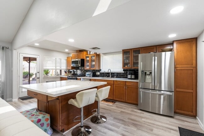 Building Photo - 14039 Utopia Dr
