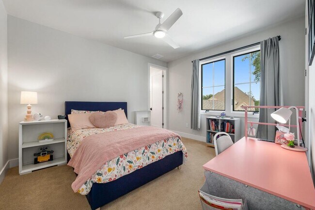 Building Photo - 2600 Arion Cir
