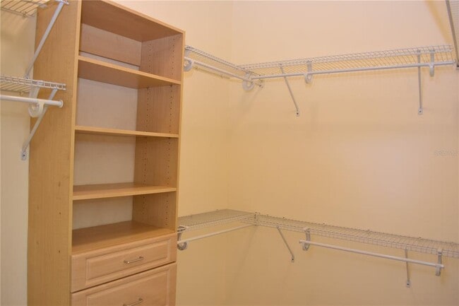 Building Photo - 2406 SW 98 Dr