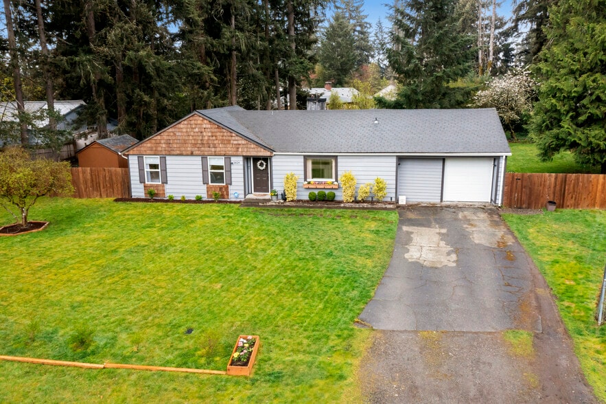 Building Photo - 5824 Hillcrest Dr SW