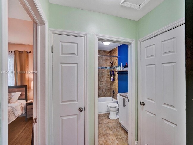 Building Photo - 615 SW 4th Ave