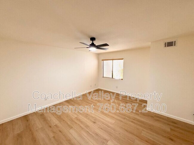Building Photo - 41595 Navarre Ct