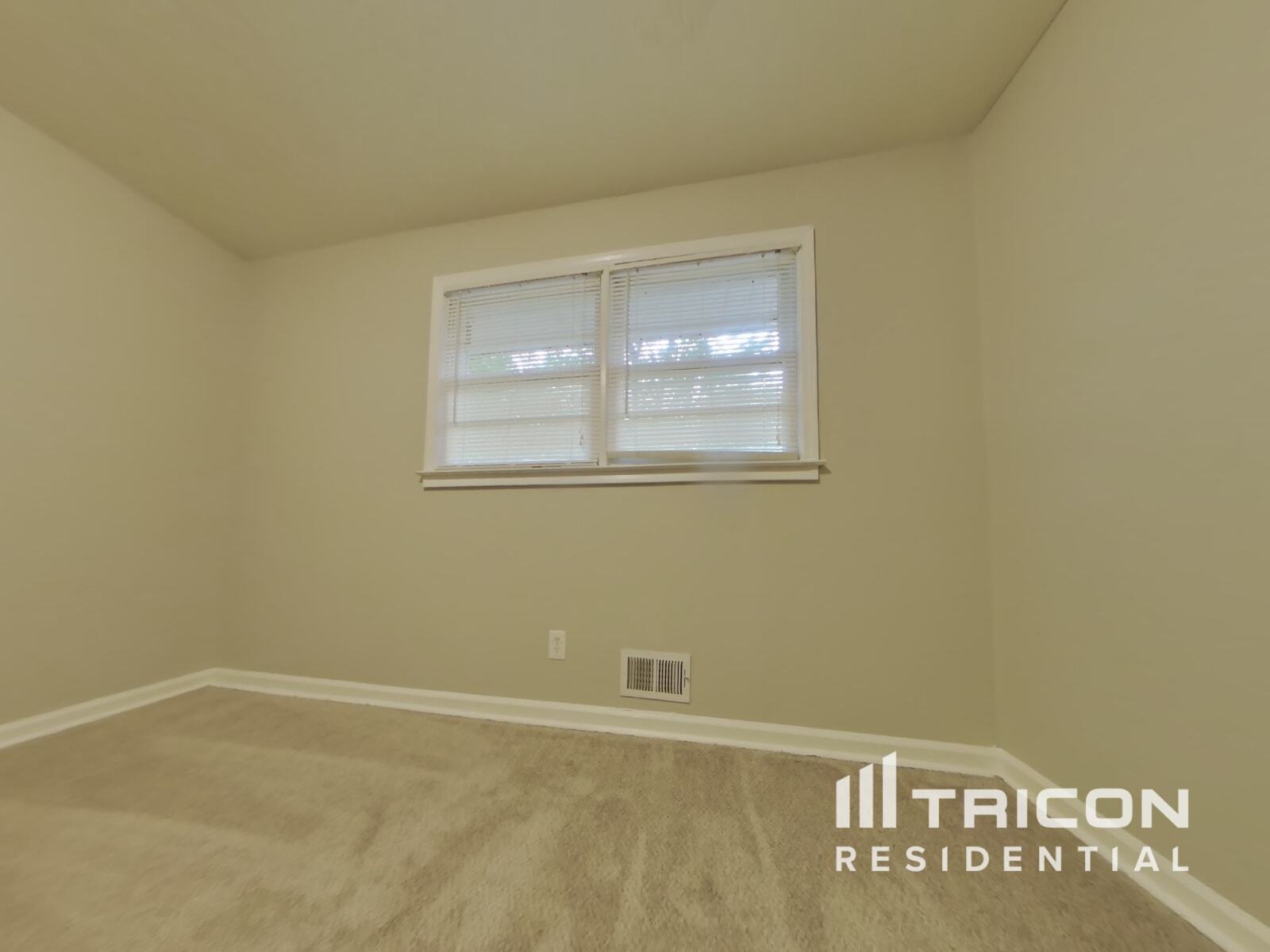 Building Photo - 1411 Wildwood Dr