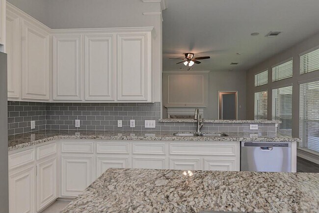 Building Photo - 2387 Marina View Way