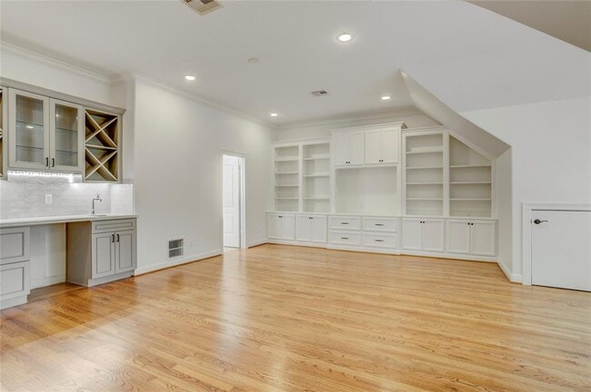Building Photo - 3711 Tartan Ln