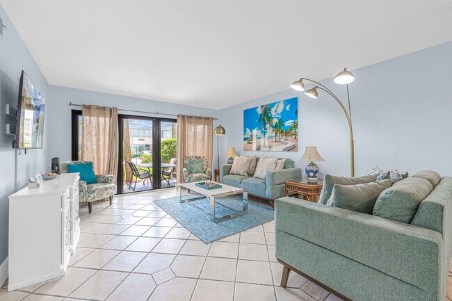 Primary Photo - 39 Tulip Ave