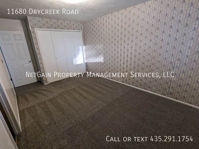 Building Photo - 11680 E Dry Creek Rd