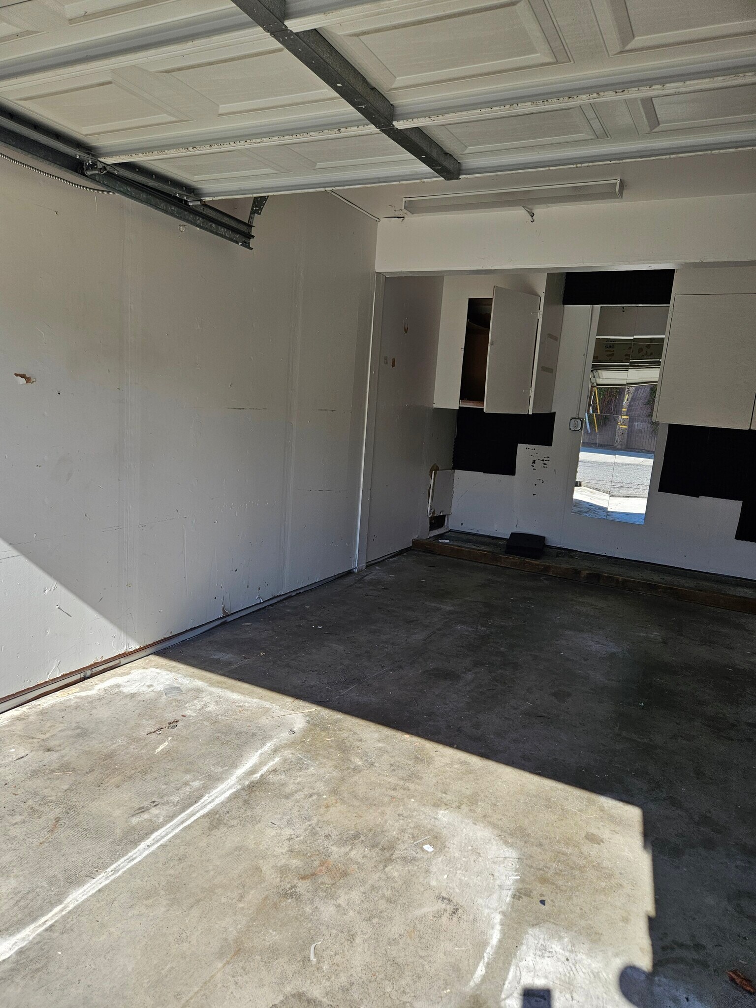 1 car private garage - 874 Castlewood Dr
