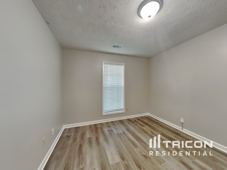 Building Photo - 3734 Windy Hill Dr SE