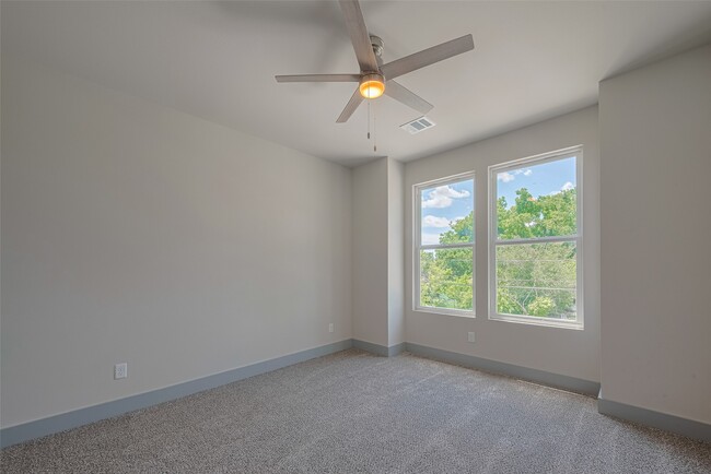 Building Photo - 2414 Sam Wilson St