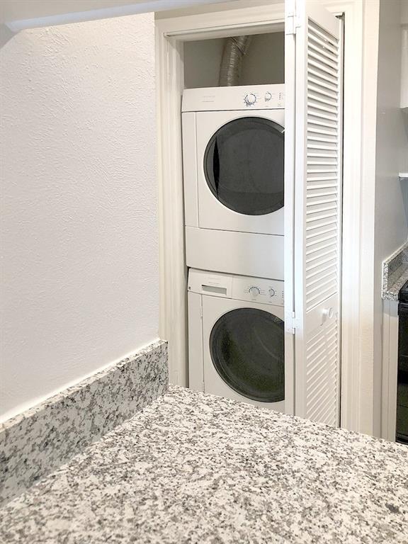 Building Photo - 801 River Rd