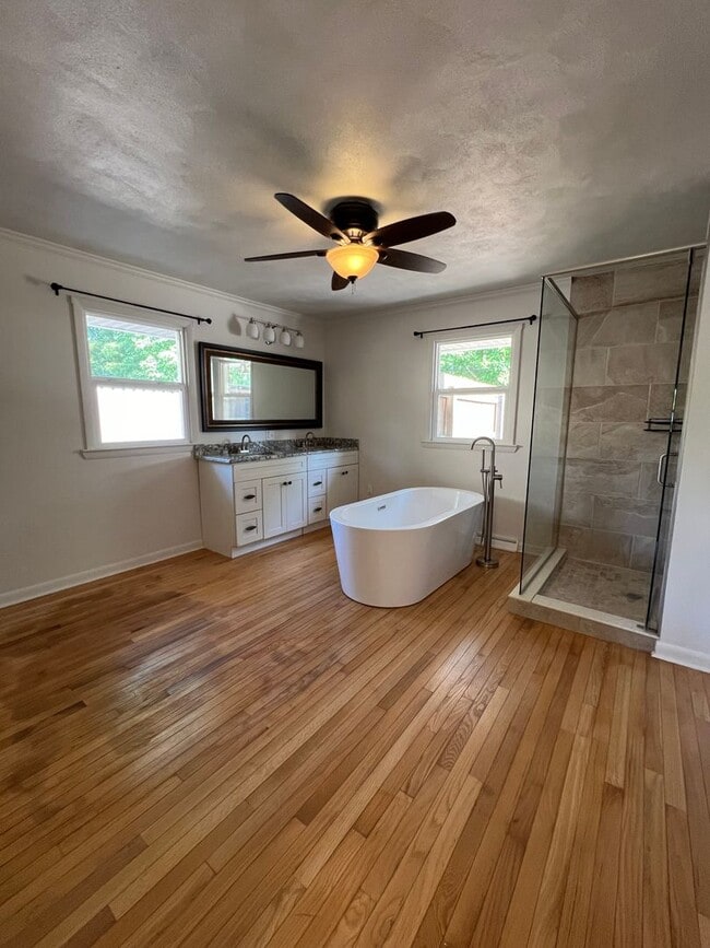 Building Photo - Home with Paradise Setting in Backyard! Available July 2026!! $2,500 Monthly!