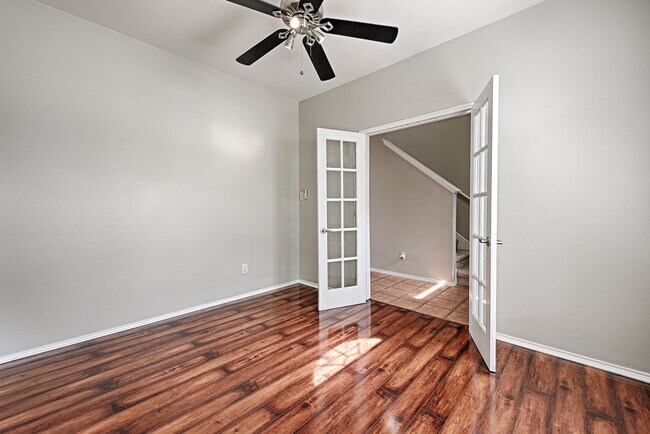 Building Photo - 2804 Hudson Crossing