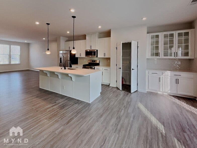 Building Photo - 10868 Overlook Mountain Dr