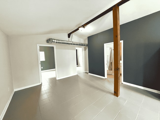 Building Photo - Ultimate Downtown Studio Vibes for Only $1,050/Mo!