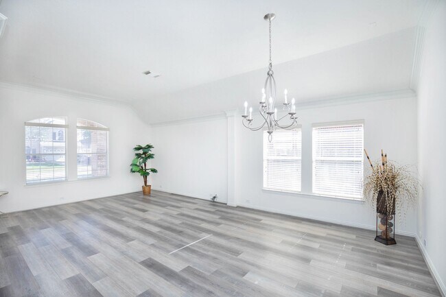 Building Photo - 8810 Rocky Knoll Ln