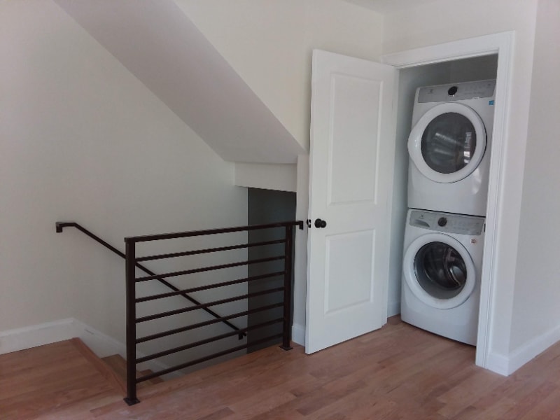 Building Photo - 2 Judge Street Path