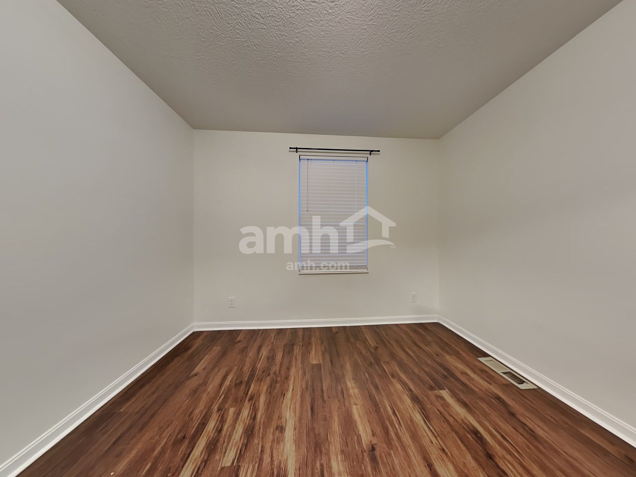 Building Photo - 735 Norbie Dr